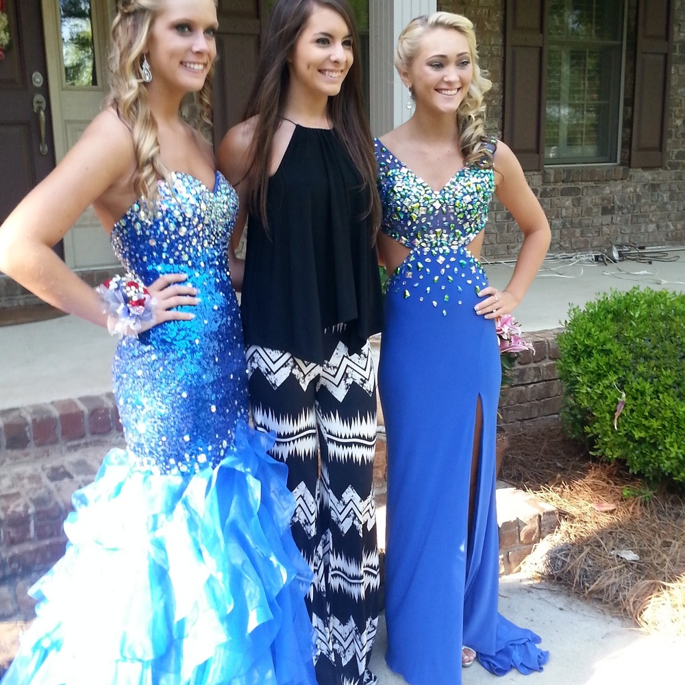 Prom dress - Picture 4 of 6